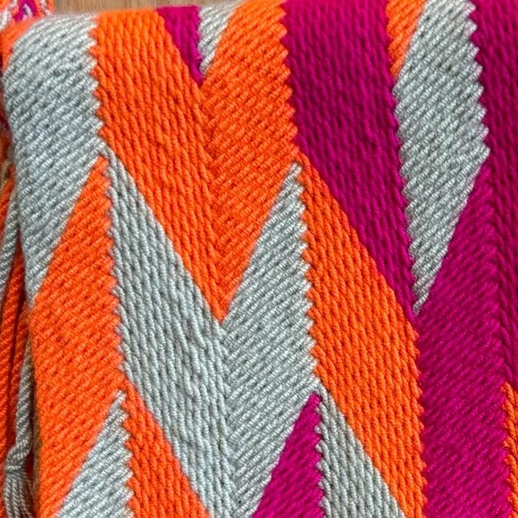 ⚡️Mega Sale⚡️Vibrant handwoven clutch with fringes and strap - Picture 3 of 12